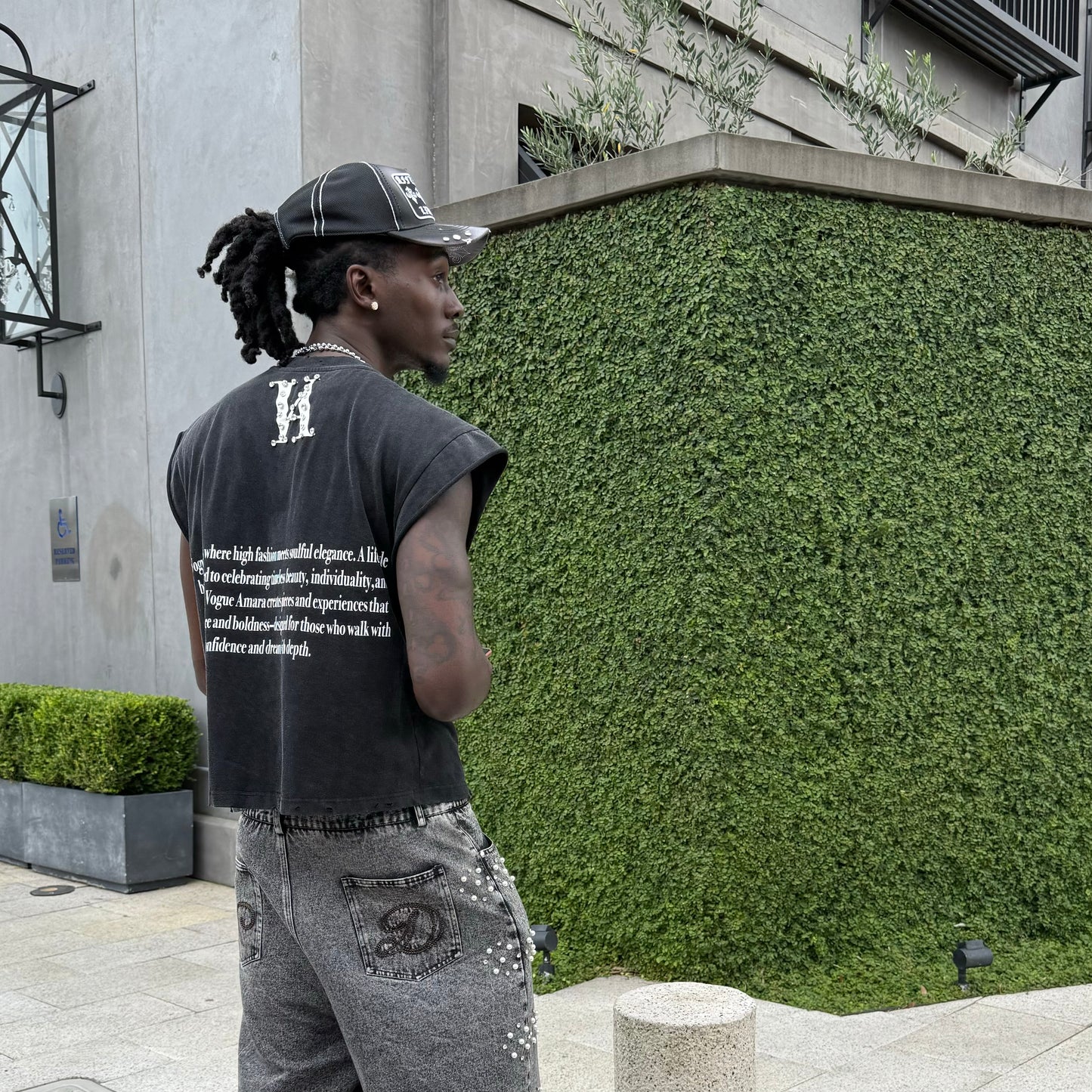 “Intro” Cut-off Sleeve Tee